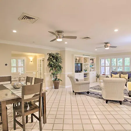 Updated And Private Oakland Park Gem About 2 Mi To Beach